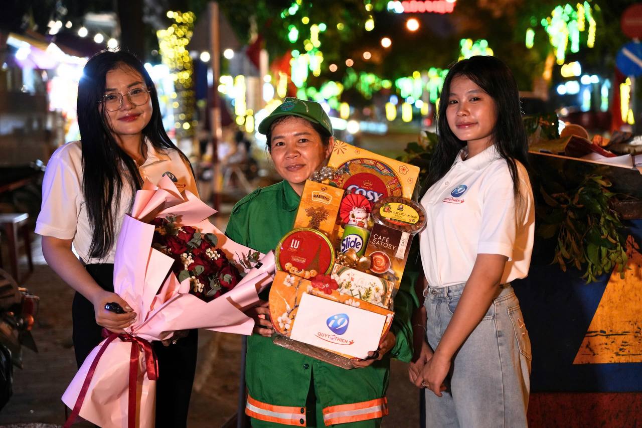 Gọi điện thoại đến tổng đài hỗ trợ VIP66